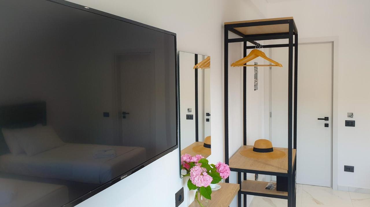 Vila Mia Sarandë エクステリア 写真
