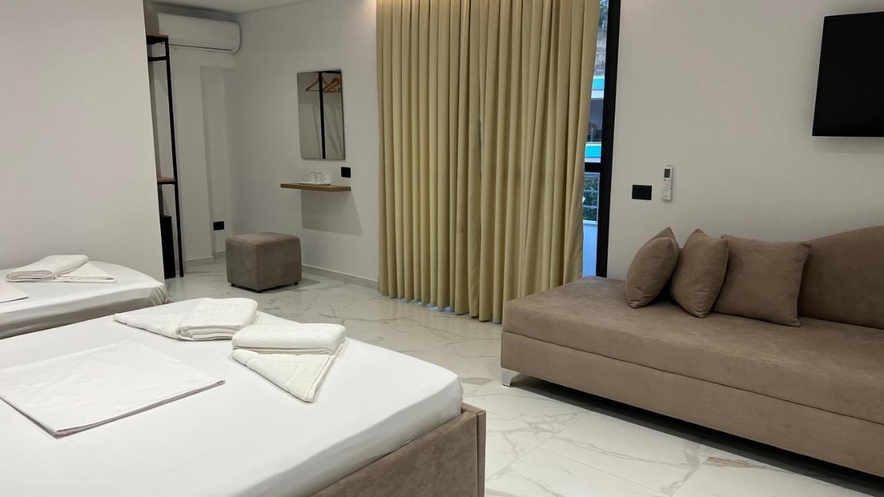 Vila Mia Sarandë エクステリア 写真