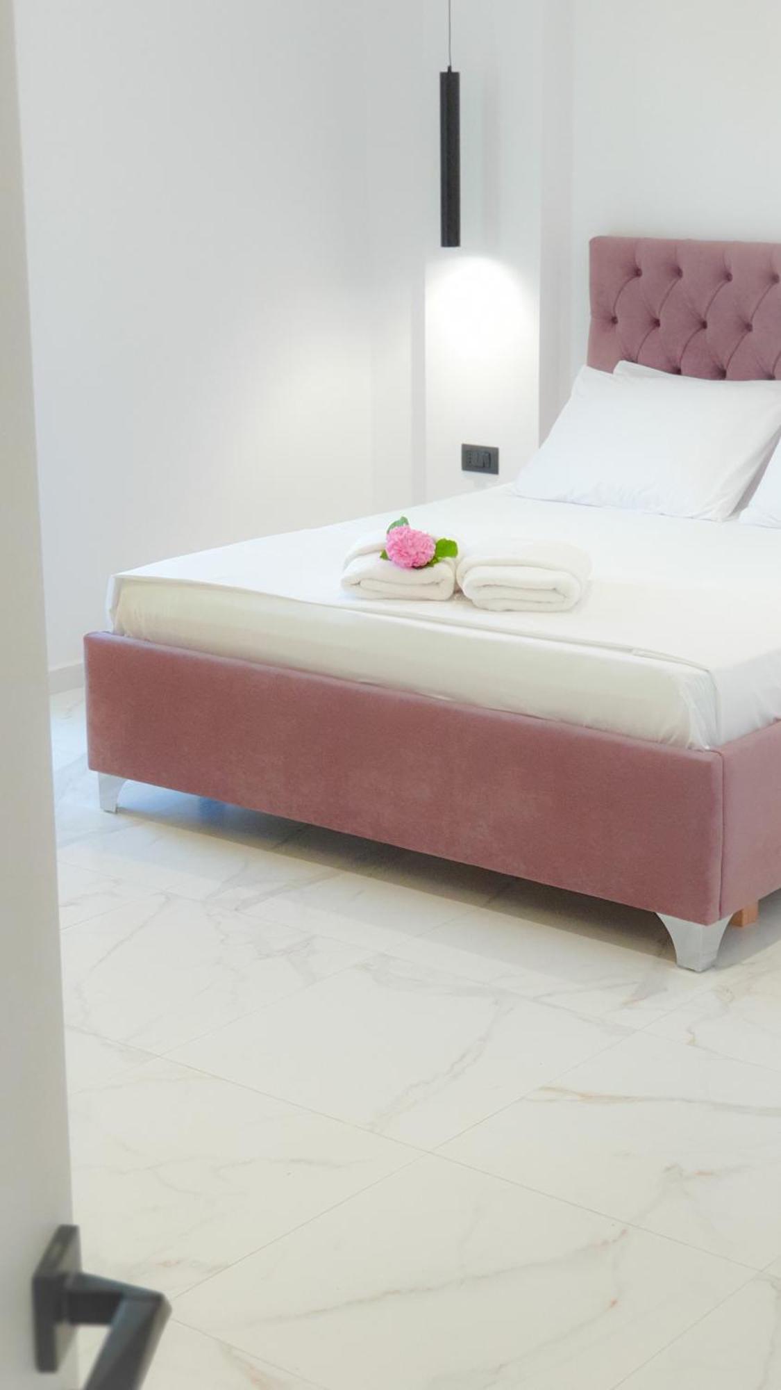 Vila Mia Sarandë エクステリア 写真
